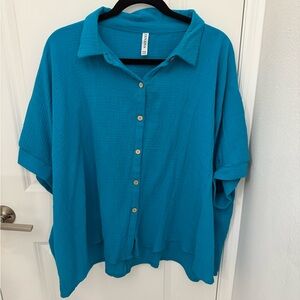 Zenana Outfitters Teal Button-Up Top
